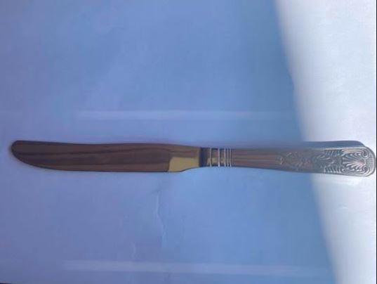 Kniv i rustfrit stål med mønster